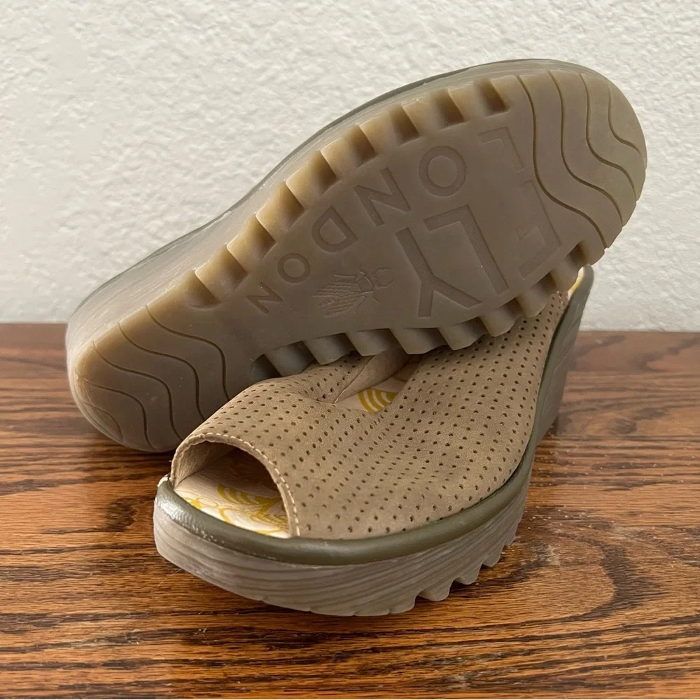 FLY London Women's Yala Perforated Wedge Sandal Size 39